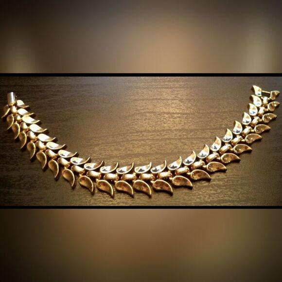 RARE VINTAGE SIGNED TRIFARI PAT PEND GOLD TONE 7 1/8" BRACELET EXCELLENT 1950 - Picture 1 of 8